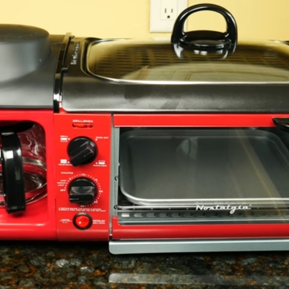 Nostalgia 3-In-1 Multi-Function Breakfast Station W/Coffee Oven 4 slice Of Bread - Picture 3 of 5